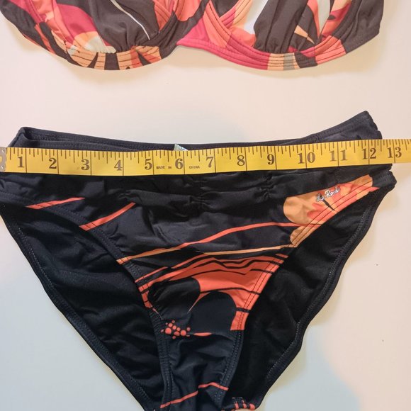 Bathingsuit - Picture 3 of 4